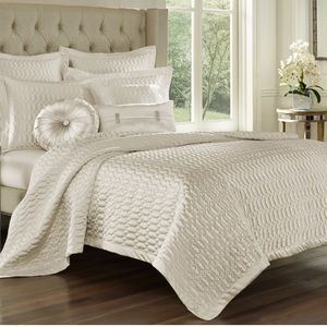 J. Queen New York Satinique QUEEN Quilted Coverlet Silver NWT